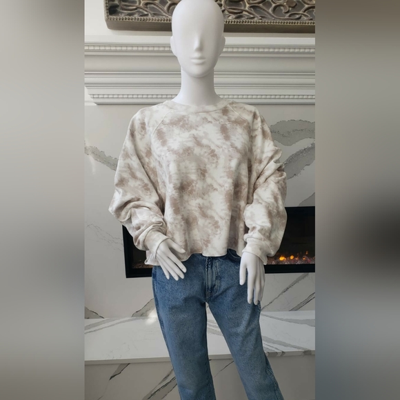 Levi's Sweaters - NWT - Levi's Women Long Sleeve Laundry Day Crew Sweatshirt - Size XL & L